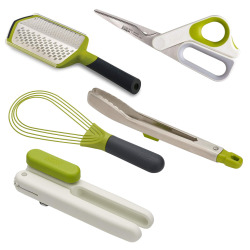 Joseph Joseph Pack complet d&apos;ustensiles pour cuisiner malin, rapidement et bien organisé. Fonctions uniques et ingénieuses